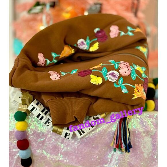 Taylor Swift The Eras Tour Acoustic Piano Hoodie NEW - Picture 2 of 6